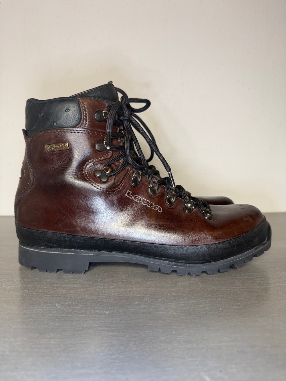 Lowa Hiking Boots Mens Sz 10 Leather Waterproof Outdoor Brown Vibram Gore-Tex - Picture 2 of 11